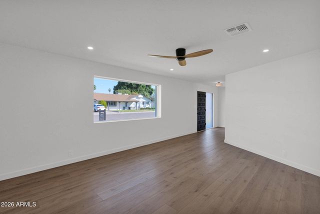 501 W SELDON Lane, Phoenix, AZ 85021