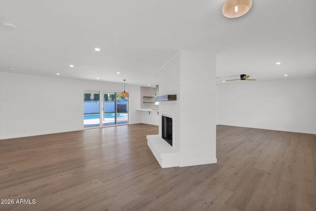 501 W SELDON Lane, Phoenix, AZ 85021