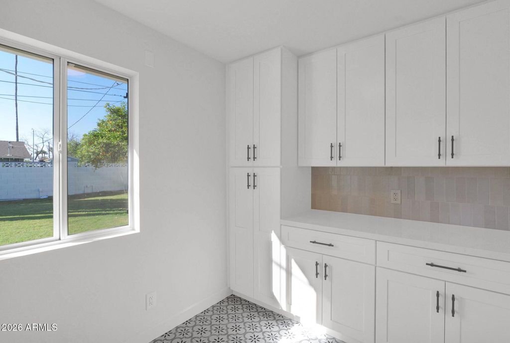 Image 26 of property listing at 501 W SELDON Lane, Phoenix, AZ 85021