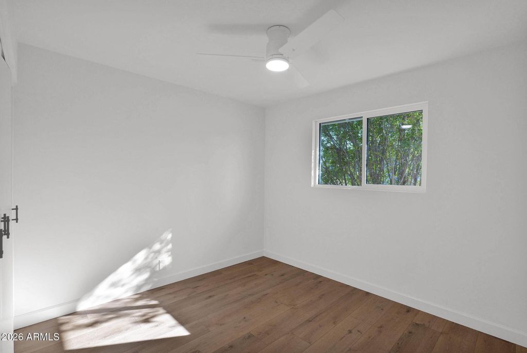 Image 31 of property listing at 501 W SELDON Lane, Phoenix, AZ 85021