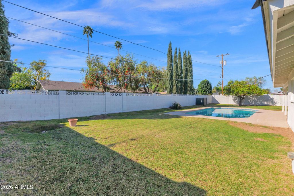 Image 43 of property listing at 501 W SELDON Lane, Phoenix, AZ 85021