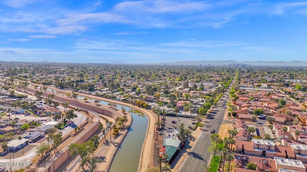 Image 46 of property listing at 501 W SELDON Lane, Phoenix, AZ 85021