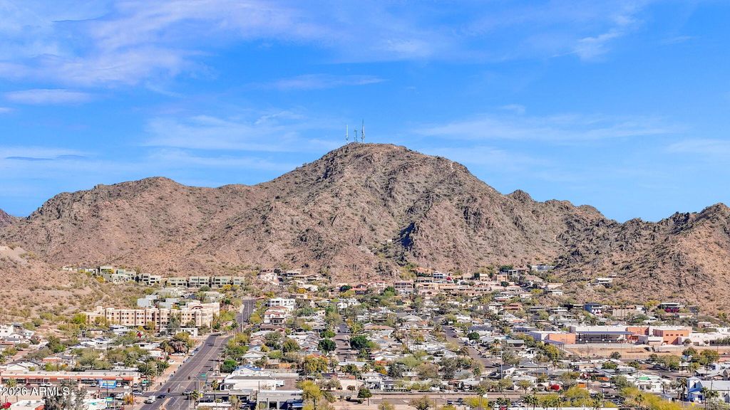 Image 48 of property listing at 501 W SELDON Lane, Phoenix, AZ 85021