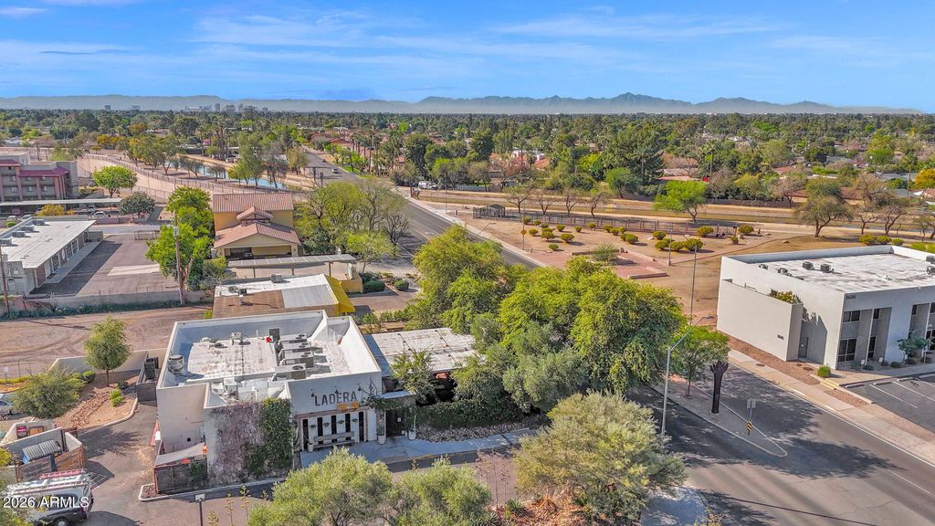 Image 49 of property listing at 501 W SELDON Lane, Phoenix, AZ 85021