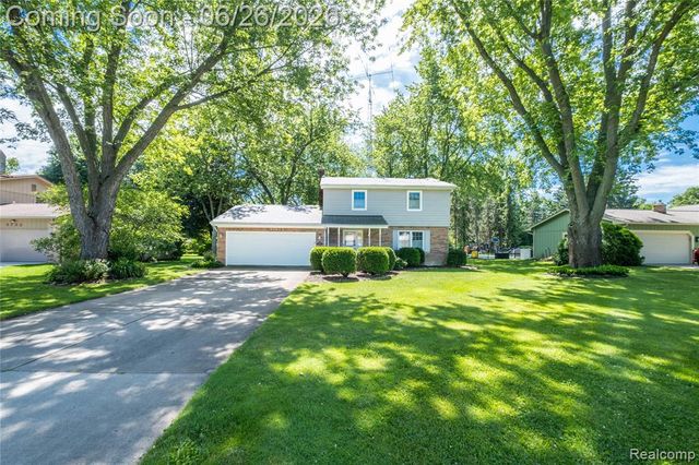 3706 Lido Drive, Highland, MI 48356
