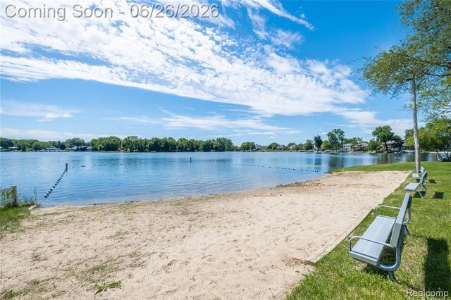 3706 Lido Drive, Highland, MI 48356