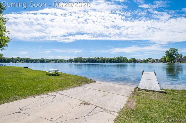 3706 Lido Drive, Highland, MI 48356