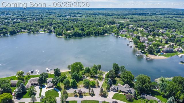 3706 Lido Drive, Highland, MI 48356