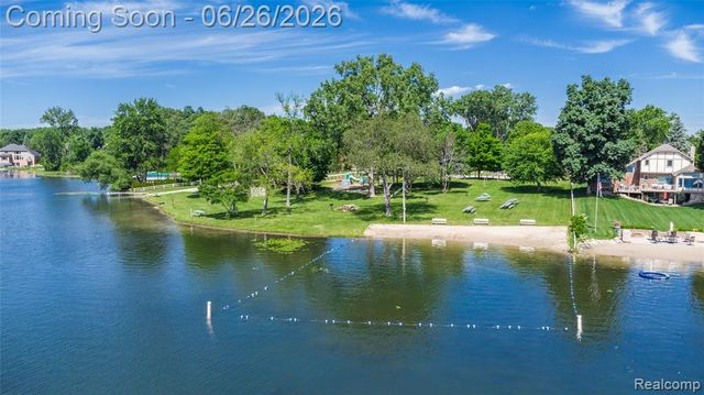 3706 Lido Drive, Highland, MI 48356