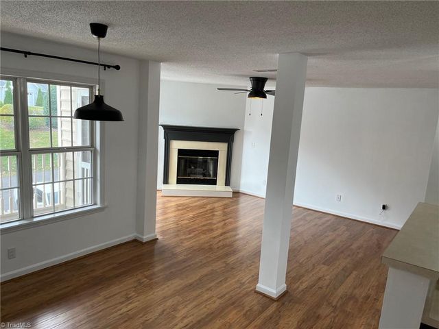 6704 W Friendly Avenue 4E, Greensboro, NC 27410