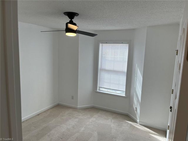 6704 W Friendly Avenue 4E, Greensboro, NC 27410