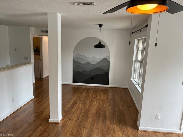 6704 W Friendly Avenue 4E, Greensboro, NC 27410