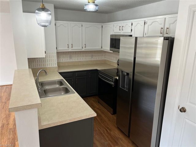 6704 W Friendly Avenue 4E, Greensboro, NC 27410