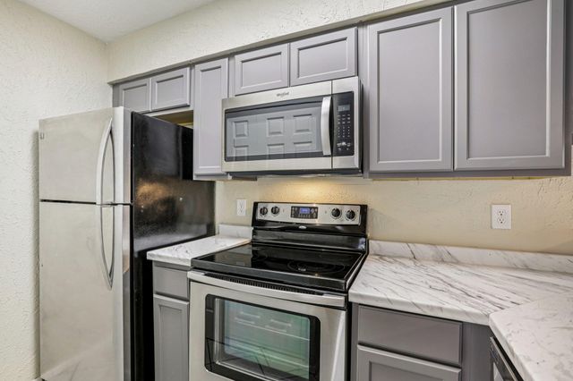 807 W 25th ST 309, Austin, TX 78705