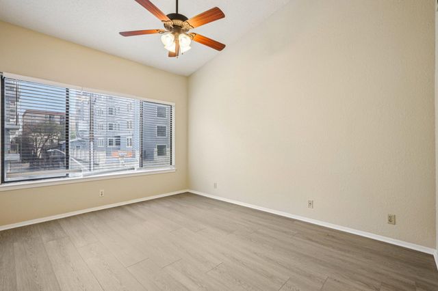 807 W 25th ST 309, Austin, TX 78705