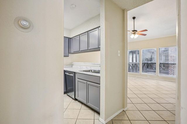 807 W 25th ST 309, Austin, TX 78705