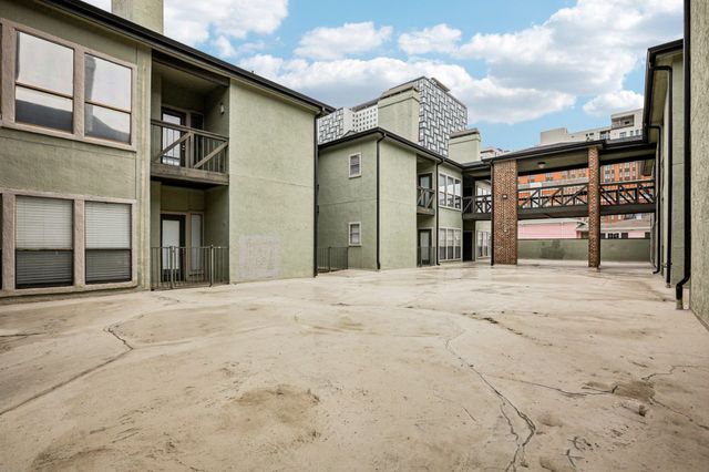 807 W 25th ST 309, Austin, TX 78705