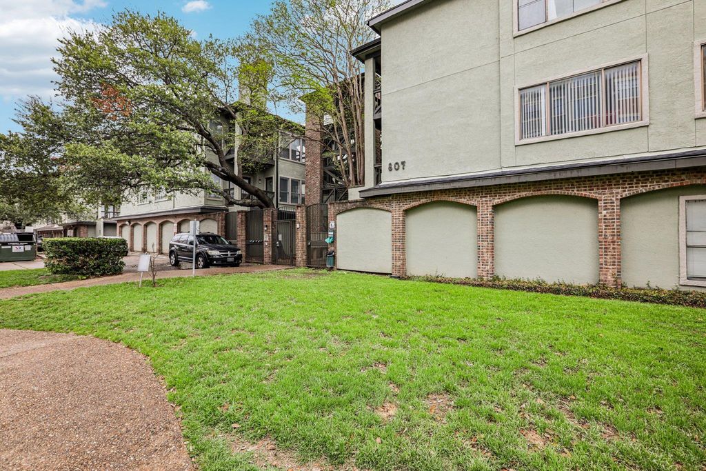 807 W 25th ST 309, Austin, TX 78705