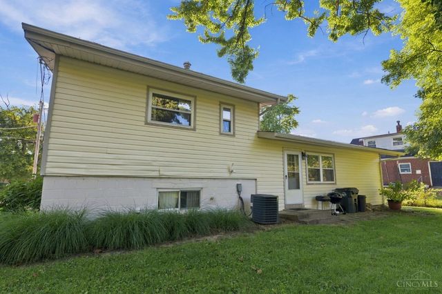 11391 Folkstone Drive, Forest Park, OH 45240