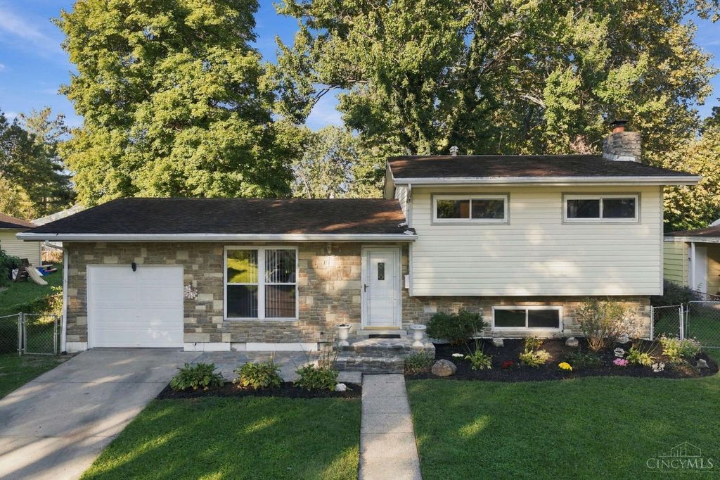 11391 Folkstone Drive, Forest Park, OH 45240