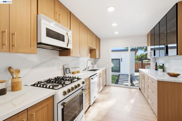 43163 Starr St, Fremont, CA 94539