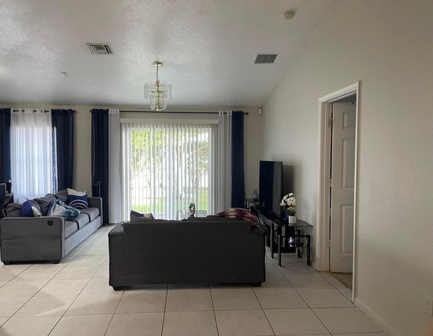 5852 Azalea Circle, West Palm Beach, FL 33415