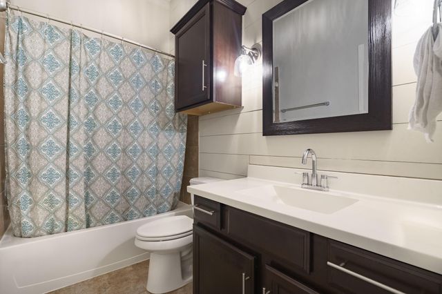 12527 Bridle Springs Lane, Houston, TX 77044