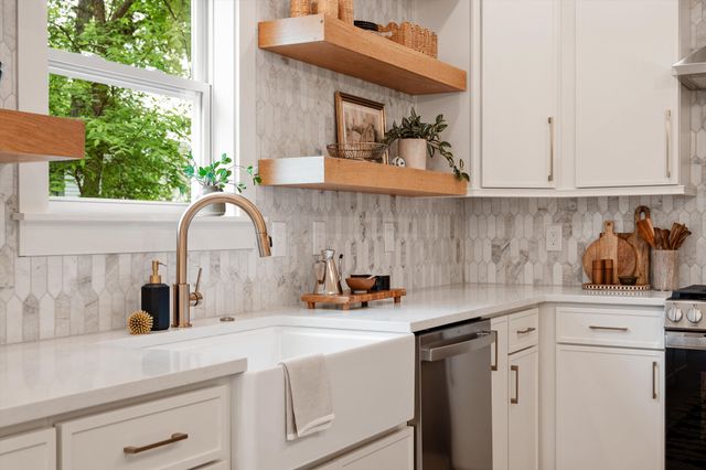 1111 Pennock Ave, Nashville, TN 37207