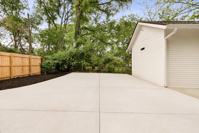 1111 Pennock Ave, Nashville, TN 37207