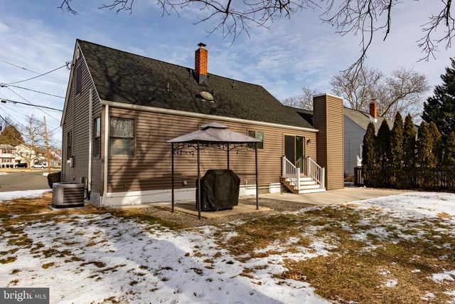 34 KENWOOD TER, Hamilton, NJ 08610