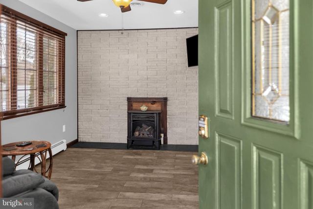 34 KENWOOD TER, Hamilton, NJ 08610