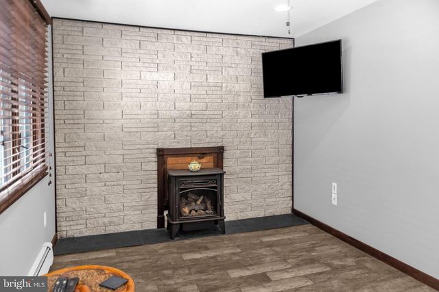 34 KENWOOD TER, Hamilton, NJ 08610