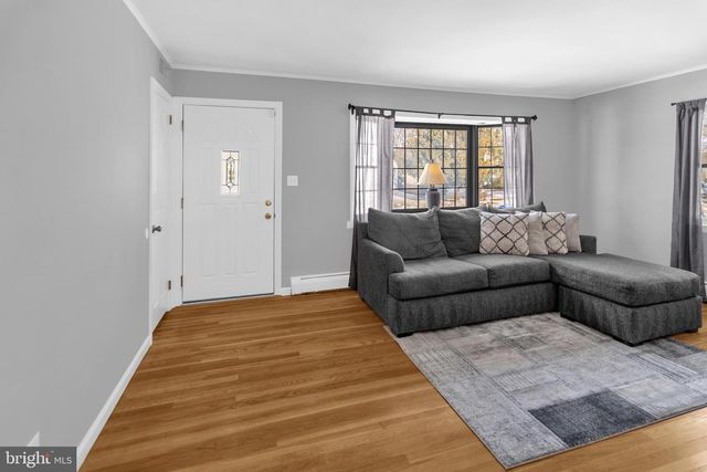 34 KENWOOD TER, Hamilton, NJ 08610