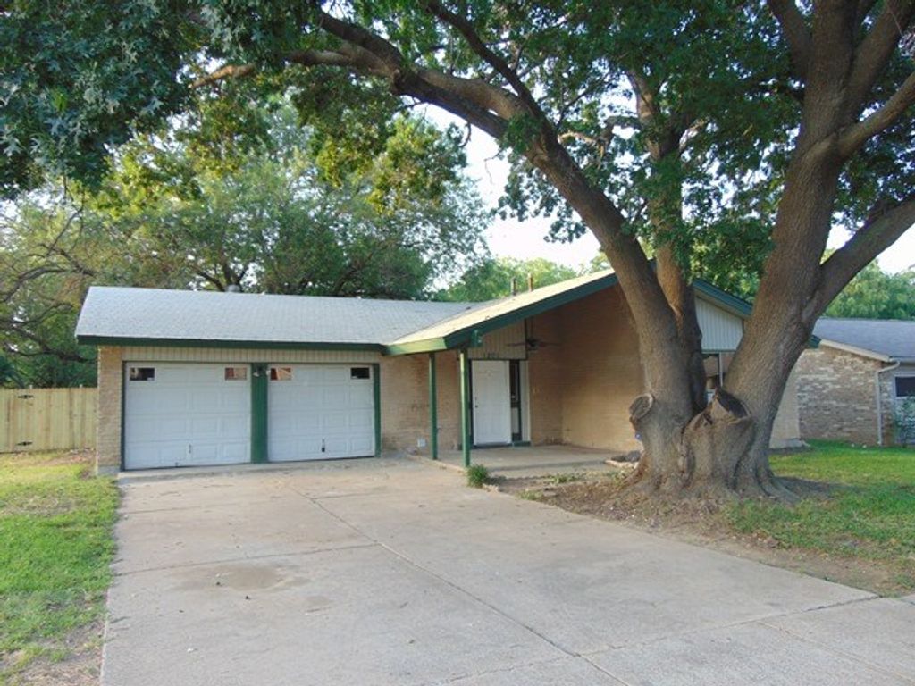 1201 Rambler Road, Arlington, TX 76014