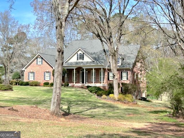 105 Meadow Trail, Social Circle, GA 30025