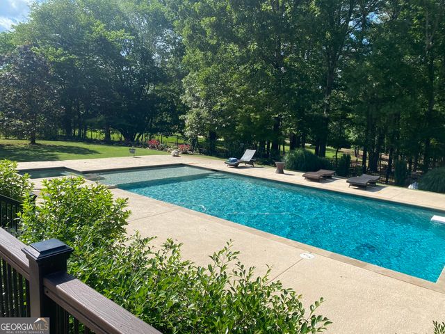 105 Meadow Trail, Social Circle, GA 30025