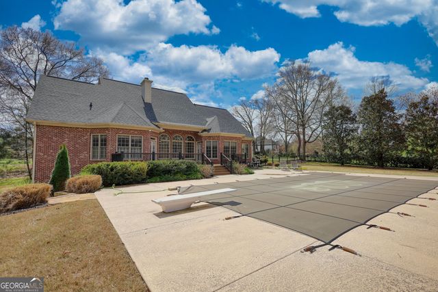 105 Meadow Trail, Social Circle, GA 30025