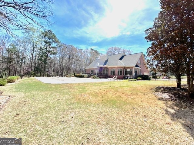 105 Meadow Trail, Social Circle, GA 30025