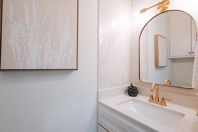 2806 Knight Street 103, Dallas, TX 75219