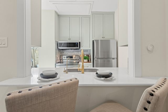 2806 Knight Street 103, Dallas, TX 75219