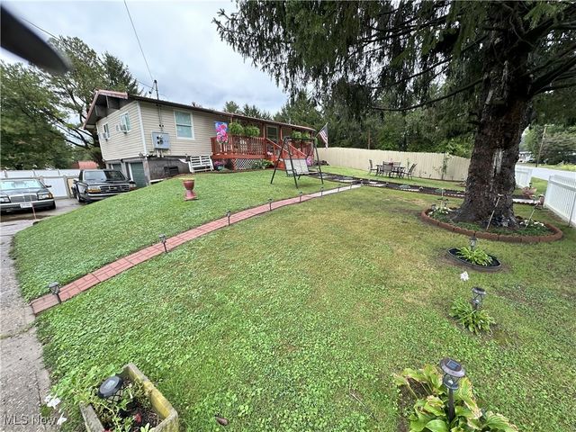 492 Beach Drive, Belpre, OH 45714