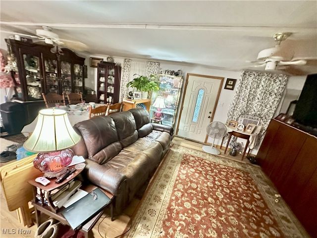 492 Beach Drive, Belpre, OH 45714