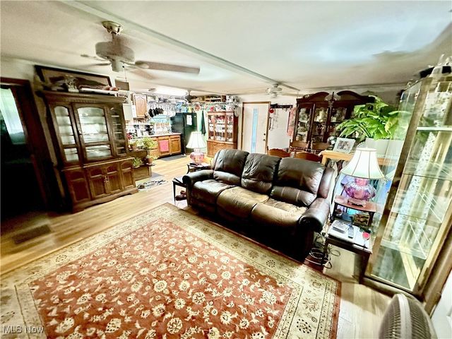 492 Beach Drive, Belpre, OH 45714