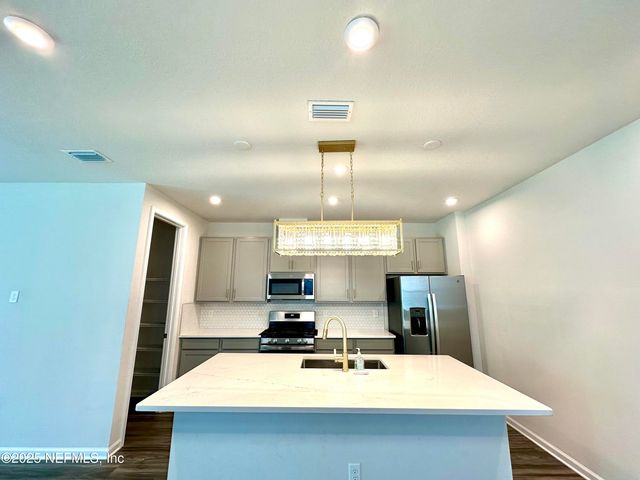 75310 WHITE RABBIT Avenue, Yulee, FL 32097