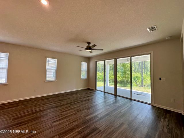 75310 WHITE RABBIT Avenue, Yulee, FL 32097