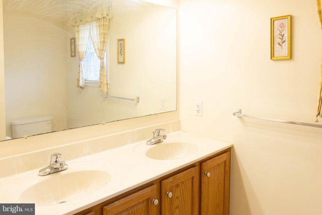 7690 CATHERINE DR, Harrisburg, PA 17111