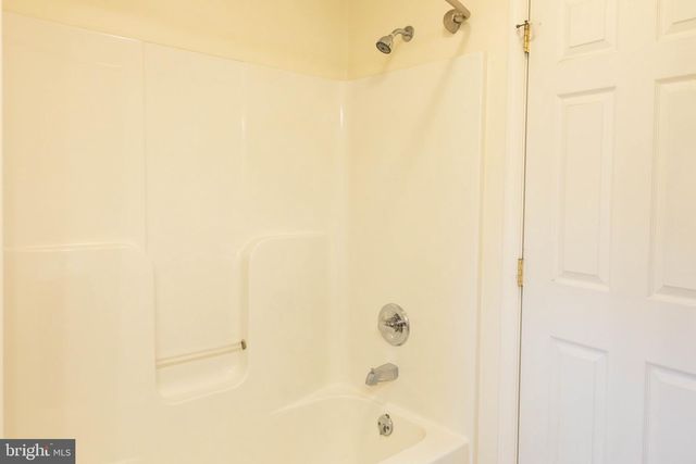 7690 CATHERINE DR, Harrisburg, PA 17111