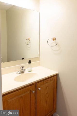 7690 CATHERINE DR, Harrisburg, PA 17111