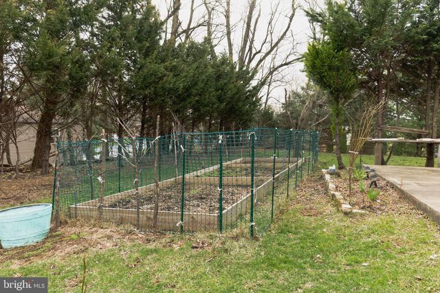 7690 CATHERINE DR, Harrisburg, PA 17111