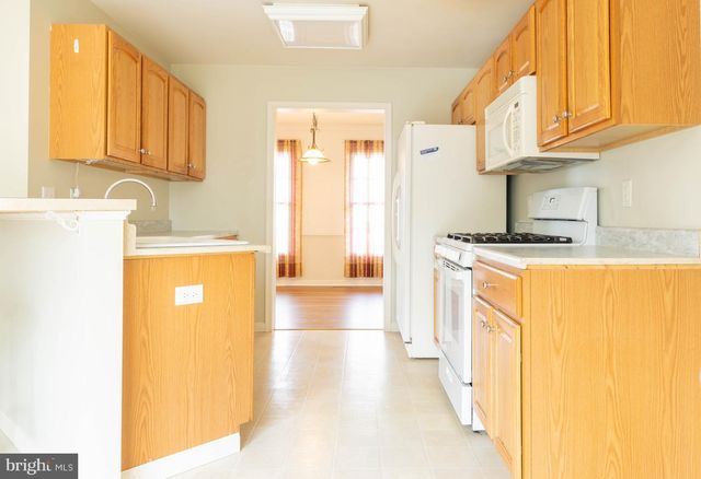 7690 CATHERINE DR, Harrisburg, PA 17111